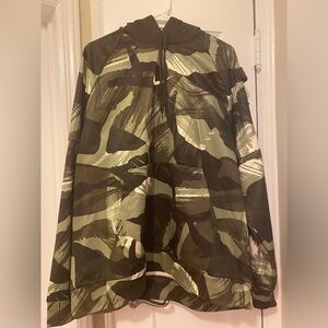 NWT Men’s Nike Camo Hoodie